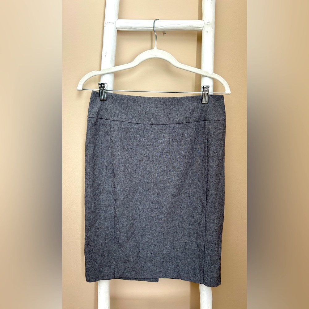 Size 4, grey skirt with zipper in the back